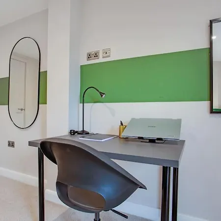 King Size Bed, Flat Screen Tv, Board Games And Books شقة
